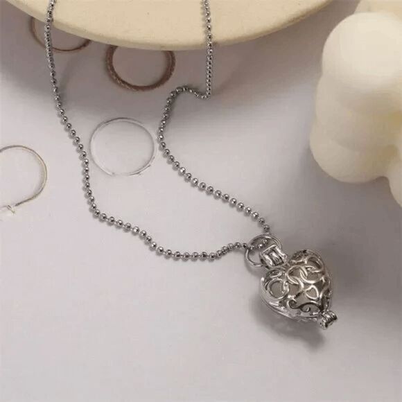 2/$21 Luminous Heart Shaped Necklace - Glow in the Dark Necklace - Picture 4 of 6